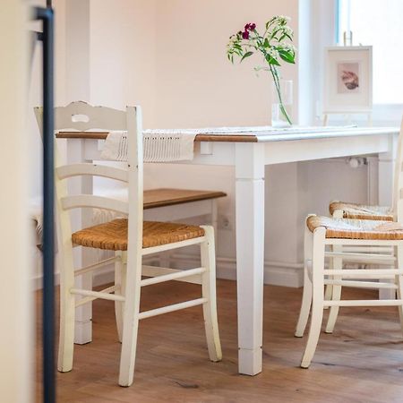 120Qm, Cozy Apartment, Sehr Zentral Am Hbf, 3Sz Koblenz  Bagian luar foto